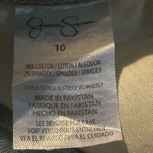 NWT Jessica Simpson
Big Girls 7-16 Denim Knee Length Short - Picture 8 of 9